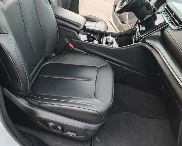 Білий Джип Grand Cherokee, об'ємом двигуна 3.6 л та пробігом 19 тис. км за 37000 $, фото 51 на Automoto.ua