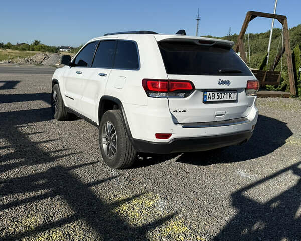 Білий Джип Grand Cherokee, об'ємом двигуна 3.6 л та пробігом 165 тис. км за 22000 $, фото 2 на Automoto.ua