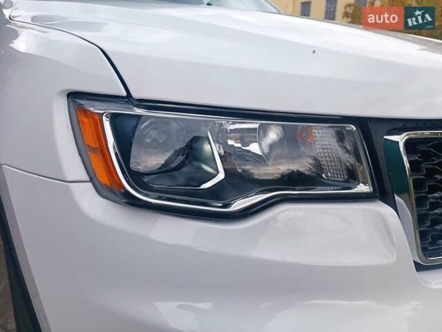 Белый Джип Гранд Чероки, объемом двигателя 3.6 л и пробегом 96 тыс. км за 20600 $, фото 19 на Automoto.ua