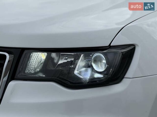 Джип Grand Cherokee 2021 у Дніпро (Дніпропетровську) на Automoto.ua Білий Джип Grand Cherokee, об'ємом двигуна 3.6 л та пробігом 93 тис. км за 26500 $, фото 10 на Automoto.ua