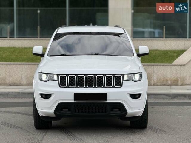 Джип Grand Cherokee 2021 у Дніпро (Дніпропетровську) на Automoto.ua Білий Джип Grand Cherokee, об'ємом двигуна 3.6 л та пробігом 93 тис. км за 26500 $, фото 2 на Automoto.ua