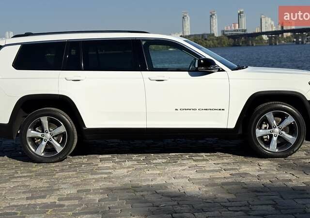 Білий Джип Grand Cherokee, об'ємом двигуна 3.6 л та пробігом 95 тис. км за 42000 $, фото 1 на Automoto.ua