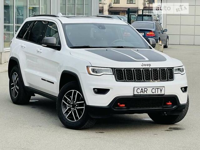 Білий Джип Grand Cherokee, об'ємом двигуна 5.7 л та пробігом 3 тис. км за 47500 $, фото 7 на Automoto.ua