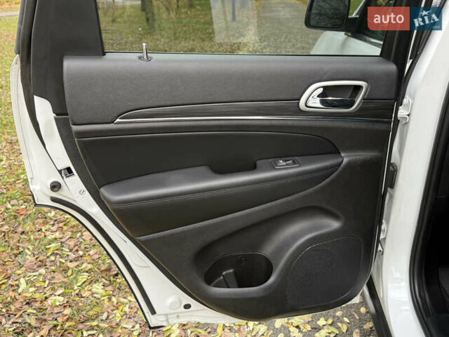 Белый Джип Гранд Чероки, объемом двигателя 3.6 л и пробегом 61 тыс. км за 24900 $, фото 49 на Automoto.ua