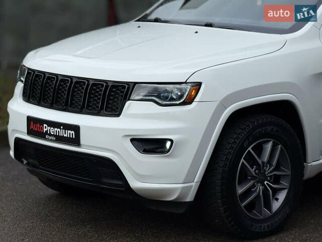 Білий Джип Grand Cherokee, об'ємом двигуна 3.6 л та пробігом 30 тис. км за 31000 $, фото 9 на Automoto.ua
