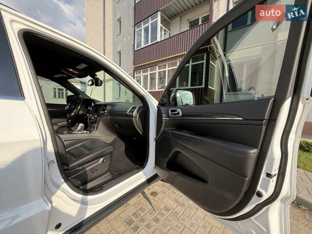Белый Джип Гранд Чероки, объемом двигателя 3.6 л и пробегом 58 тыс. км за 27000 $, фото 8 на Automoto.ua