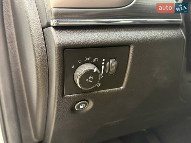 Белый Джип Гранд Чероки, объемом двигателя 3.6 л и пробегом 61 тыс. км за 24900 $, фото 36 на Automoto.ua