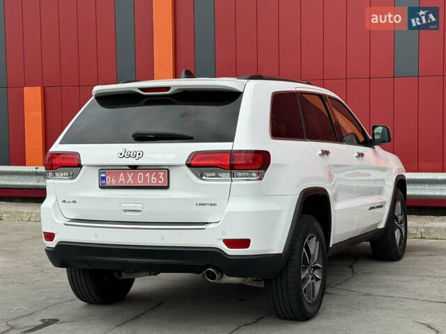 Джип Гранд Чероки 2021 в Киеве на Automoto.ua Белый Джип Гранд Чероки, объемом двигателя 3.6 л и пробегом 61 тыс. км за 25500 $, фото 25 на Automoto.ua