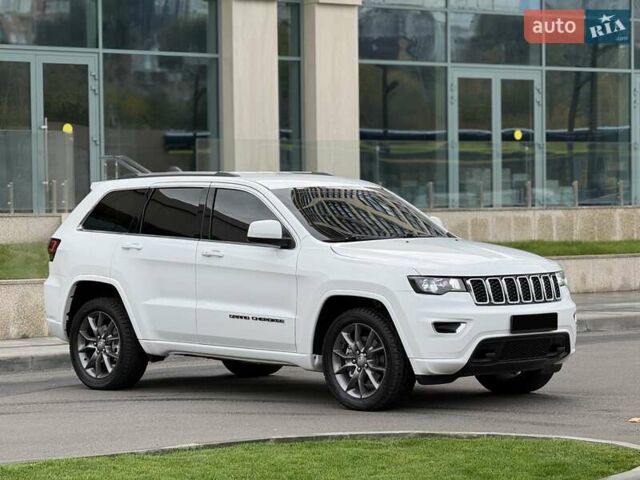 Джип Grand Cherokee 2021 у Дніпро (Дніпропетровську) на Automoto.ua Білий Джип Grand Cherokee, об'ємом двигуна 3.6 л та пробігом 93 тис. км за 26500 $, фото 4 на Automoto.ua