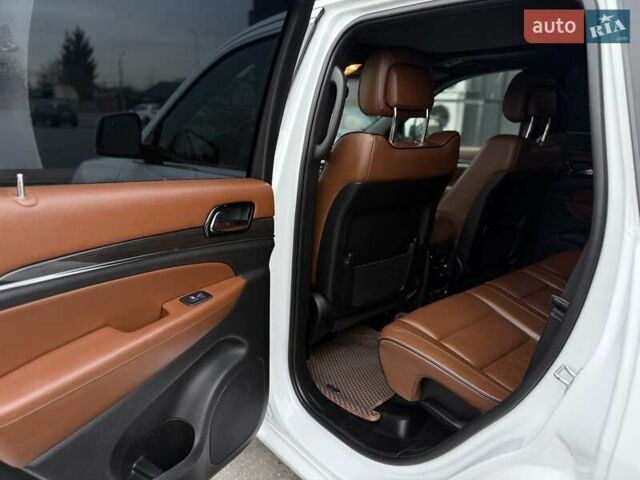 Белый Джип Гранд Чероки, объемом двигателя 2.97 л и пробегом 110 тыс. км за 34000 $, фото 14 на Automoto.ua