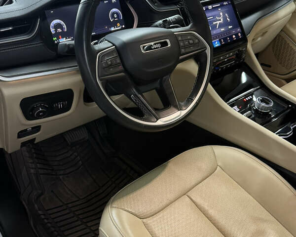 Джип Grand Cherokee 2021 у Одесі на Automoto.ua Білий Джип Grand Cherokee, об'ємом двигуна 3.6 л та пробігом 46 тис. км за 42000 $, фото 11 на Automoto.ua