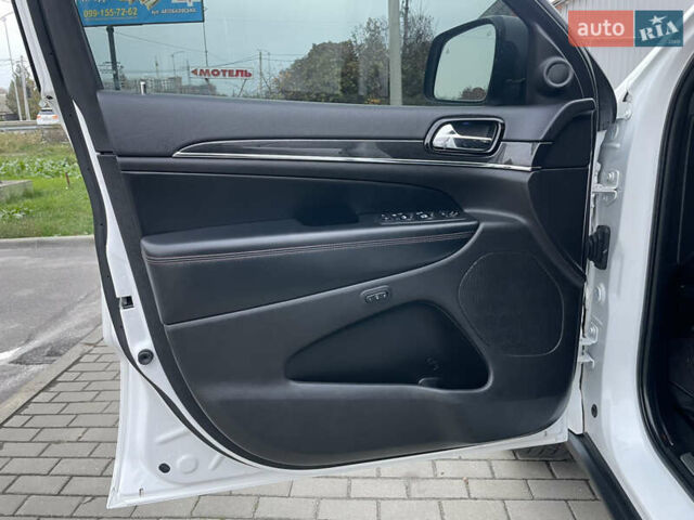 Білий Джип Grand Cherokee, об'ємом двигуна 3.6 л та пробігом 130 тис. км за 29300 $, фото 18 на Automoto.ua
