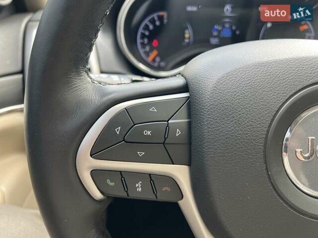 Белый Джип Гранд Чероки, объемом двигателя 3.6 л и пробегом 66 тыс. км за 25000 $, фото 25 на Automoto.ua