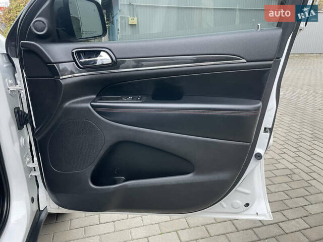 Білий Джип Grand Cherokee, об'ємом двигуна 3.6 л та пробігом 130 тис. км за 29300 $, фото 30 на Automoto.ua