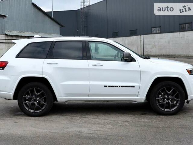 Білий Джип Grand Cherokee, об'ємом двигуна 3.6 л та пробігом 21 тис. км за 35500 $, фото 20 на Automoto.ua