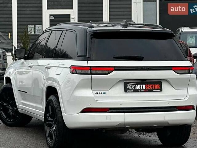 Білий Джип Grand Cherokee, об'ємом двигуна 2 л та пробігом 44 тис. км за 49500 $, фото 8 на Automoto.ua