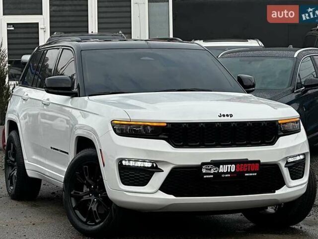 Білий Джип Grand Cherokee, об'ємом двигуна 2 л та пробігом 44 тис. км за 49500 $, фото 6 на Automoto.ua