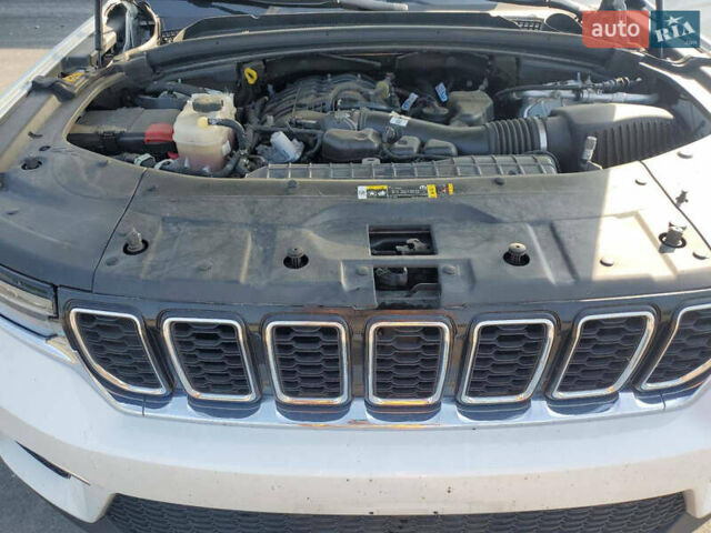 Белый Джип Гранд Чероки, объемом двигателя 0 л и пробегом 69 тыс. км за 25200 $, фото 11 на Automoto.ua