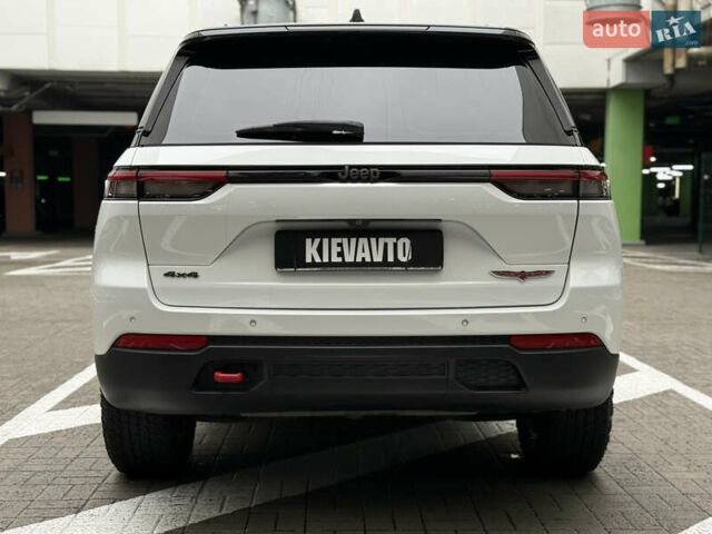 Белый Джип Гранд Чероки, объемом двигателя 3.6 л и пробегом 50 тыс. км за 42000 $, фото 7 на Automoto.ua