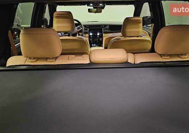 Білий Джип Grand Cherokee, об'ємом двигуна 2 л та пробігом 21 тис. км за 62000 $, фото 38 на Automoto.ua