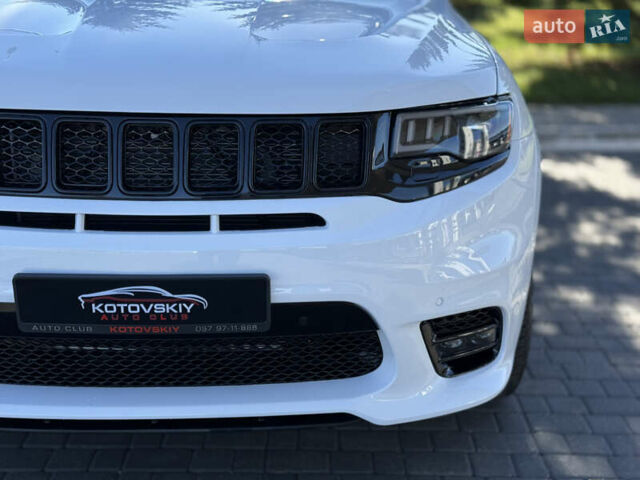 Белый Джип Гранд Чероки, объемом двигателя 3.6 л и пробегом 76 тыс. км за 27000 $, фото 2 на Automoto.ua