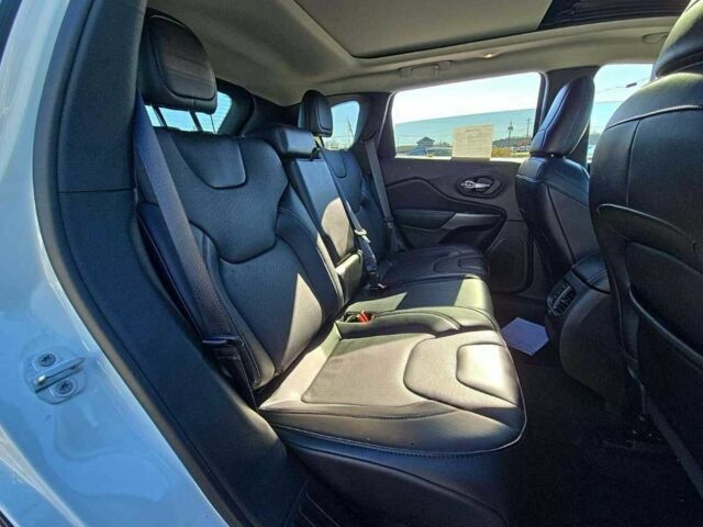 Білий Джип Grand Cherokee, об'ємом двигуна 0 л та пробігом 35 тис. км за 20000 $, фото 7 на Automoto.ua