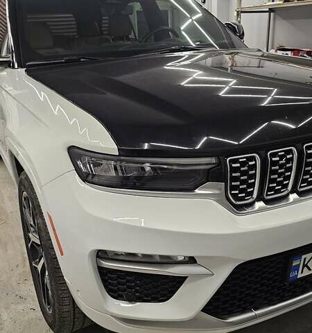 Білий Джип Grand Cherokee, об'ємом двигуна 2 л та пробігом 21 тис. км за 62000 $, фото 12 на Automoto.ua