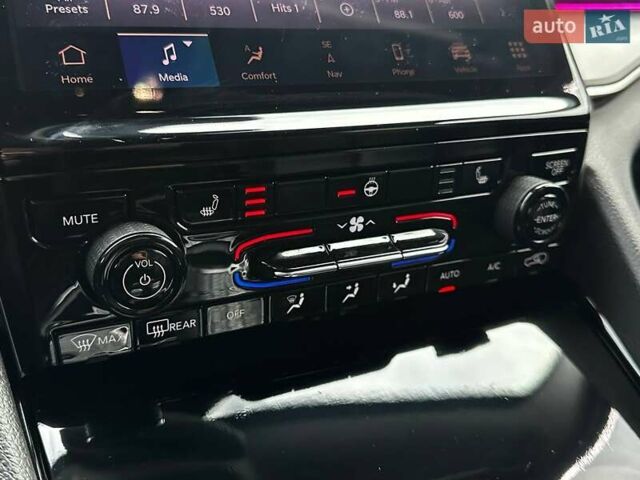 Білий Джип Grand Cherokee, об'ємом двигуна 2 л та пробігом 44 тис. км за 49500 $, фото 28 на Automoto.ua