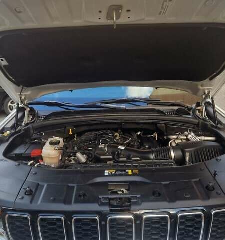 Джип Гранд Чероки 2022 в Виннице на Automoto.ua Белый Джип Гранд Чероки, объемом двигателя 3.6 л и пробегом 29 тыс. км за 43500 $, фото 31 на Automoto.ua