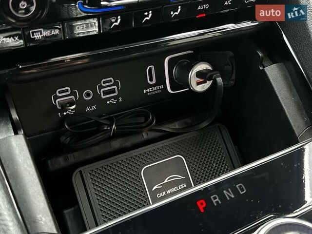 Білий Джип Grand Cherokee, об'ємом двигуна 2 л та пробігом 44 тис. км за 49500 $, фото 29 на Automoto.ua