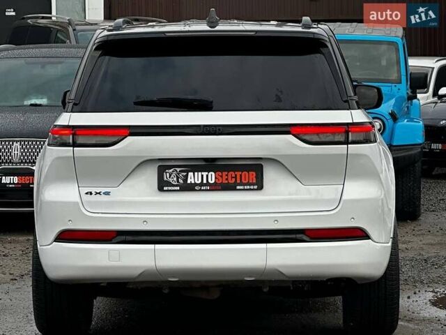 Білий Джип Grand Cherokee, об'ємом двигуна 2 л та пробігом 44 тис. км за 49500 $, фото 9 на Automoto.ua