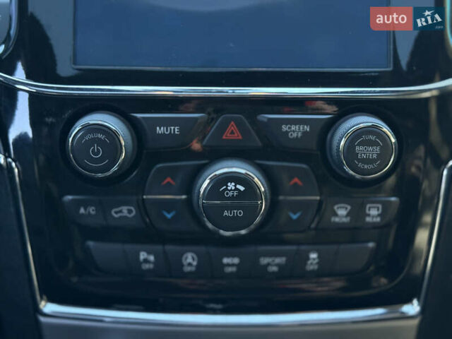 Белый Джип Гранд Чероки, объемом двигателя 3.6 л и пробегом 76 тыс. км за 27000 $, фото 15 на Automoto.ua