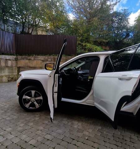 Джип Гранд Чероки 2022 в Виннице на Automoto.ua Белый Джип Гранд Чероки, объемом двигателя 3.6 л и пробегом 29 тыс. км за 43500 $, фото 6 на Automoto.ua