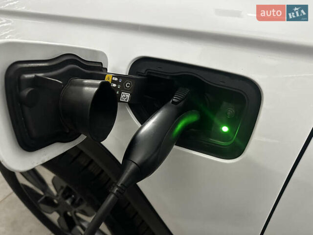 Білий Джип Grand Cherokee, об'ємом двигуна 2 л та пробігом 39 тис. км за 45500 $, фото 35 на Automoto.ua