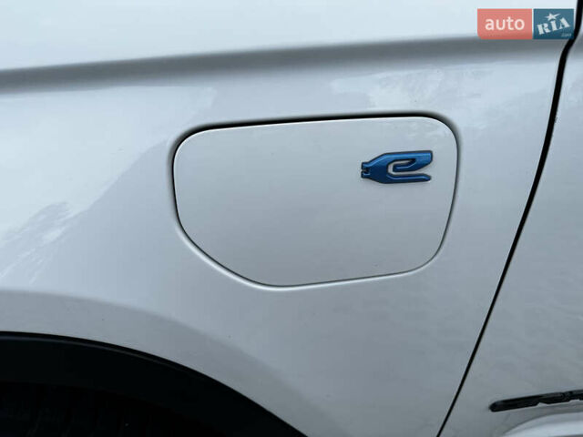 Білий Джип Grand Cherokee, об'ємом двигуна 2 л та пробігом 39 тис. км за 45500 $, фото 30 на Automoto.ua