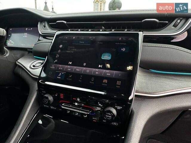 Білий Джип Grand Cherokee, об'ємом двигуна 2 л та пробігом 44 тис. км за 49500 $, фото 25 на Automoto.ua