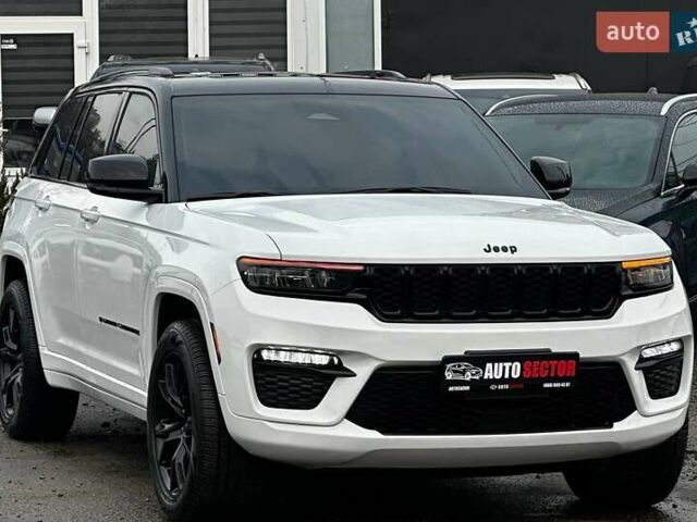 Білий Джип Grand Cherokee, об'ємом двигуна 2 л та пробігом 44 тис. км за 49500 $, фото 5 на Automoto.ua