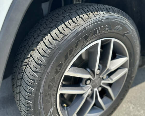 Білий Джип Grand Cherokee, об'ємом двигуна 3.6 л та пробігом 76 тис. км за 26700 $, фото 9 на Automoto.ua