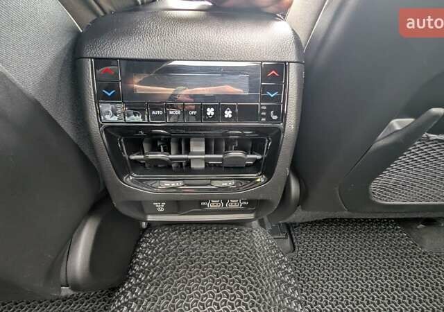 Білий Джип Grand Cherokee, об'ємом двигуна 3.6 л та пробігом 30 тис. км за 51000 $, фото 10 на Automoto.ua