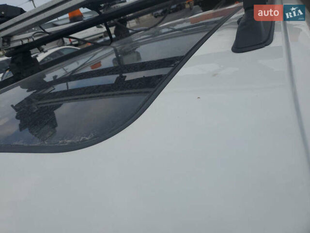 Белый Джип Гранд Чероки, объемом двигателя 0 л и пробегом 69 тыс. км за 25200 $, фото 16 на Automoto.ua