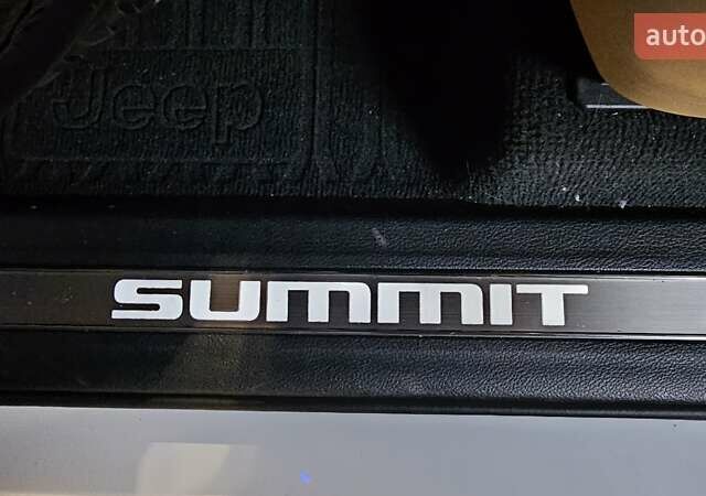 Білий Джип Grand Cherokee, об'ємом двигуна 2 л та пробігом 21 тис. км за 62000 $, фото 21 на Automoto.ua