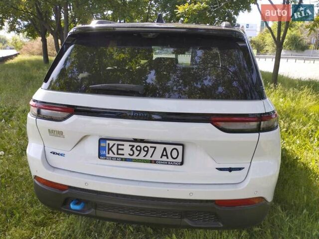 Білий Джип Grand Cherokee, об'ємом двигуна 2 л та пробігом 32 тис. км за 49999 $, фото 8 на Automoto.ua