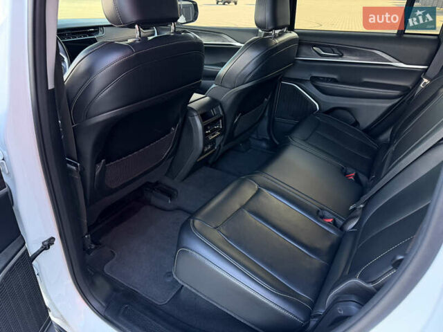 Білий Джип Grand Cherokee, об'ємом двигуна 3.6 л та пробігом 63 тис. км за 39500 $, фото 13 на Automoto.ua