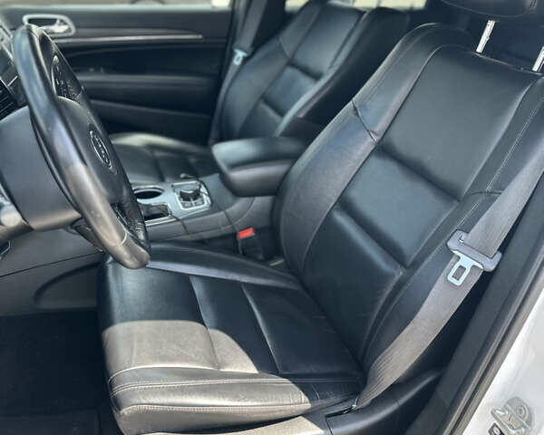 Білий Джип Grand Cherokee, об'ємом двигуна 3.6 л та пробігом 76 тис. км за 26700 $, фото 12 на Automoto.ua