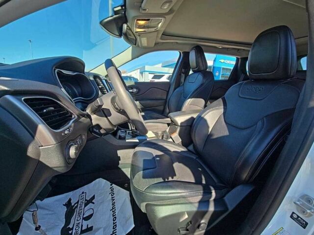 Білий Джип Grand Cherokee, об'ємом двигуна 0 л та пробігом 35 тис. км за 20000 $, фото 4 на Automoto.ua