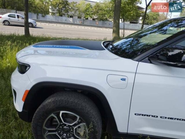 Білий Джип Grand Cherokee, об'ємом двигуна 2 л та пробігом 32 тис. км за 49999 $, фото 7 на Automoto.ua