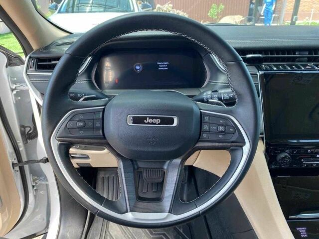 Білий Джип Grand Cherokee, об'ємом двигуна 0 л та пробігом 34 тис. км за 14600 $, фото 4 на Automoto.ua
