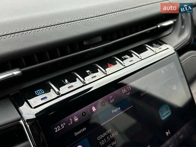 Білий Джип Grand Cherokee, об'ємом двигуна 2 л та пробігом 44 тис. км за 49500 $, фото 27 на Automoto.ua