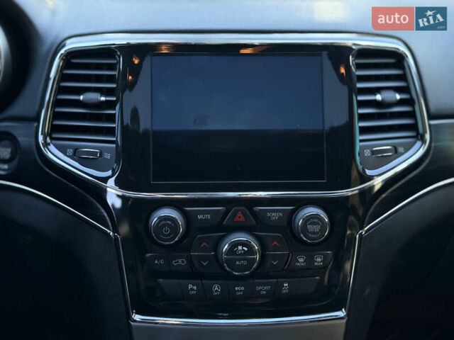 Белый Джип Гранд Чероки, объемом двигателя 3.6 л и пробегом 76 тыс. км за 27000 $, фото 13 на Automoto.ua