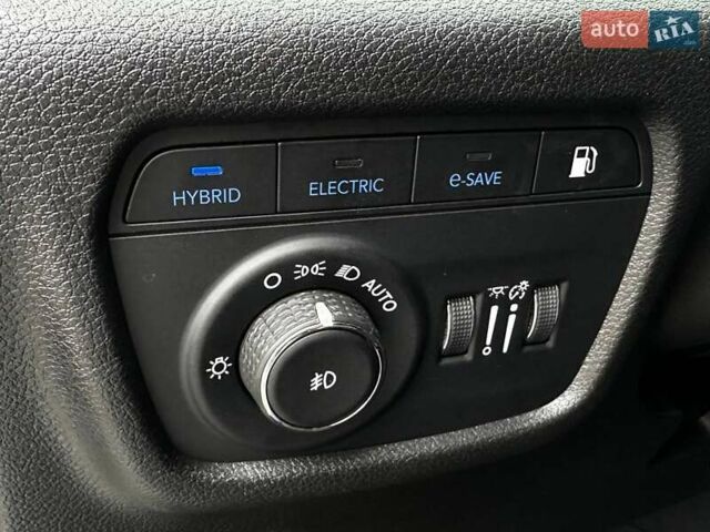 Білий Джип Grand Cherokee, об'ємом двигуна 2 л та пробігом 44 тис. км за 49500 $, фото 32 на Automoto.ua